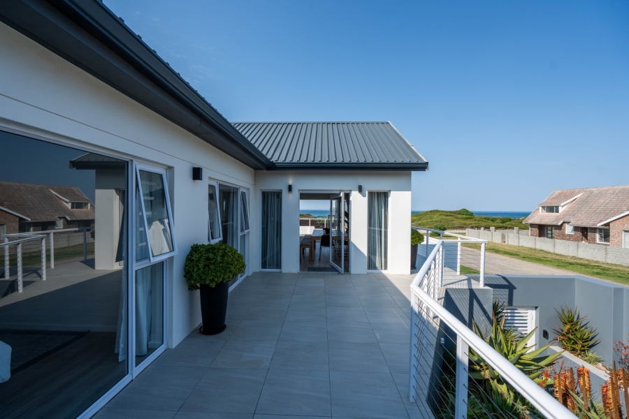 4 Bedroom Property for Sale in West Beach Eastern Cape